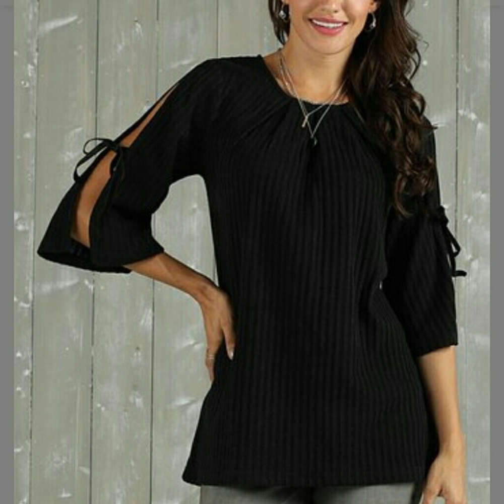 Black ribbed top